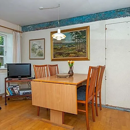 5 Person In Hojer-by Traum Højer